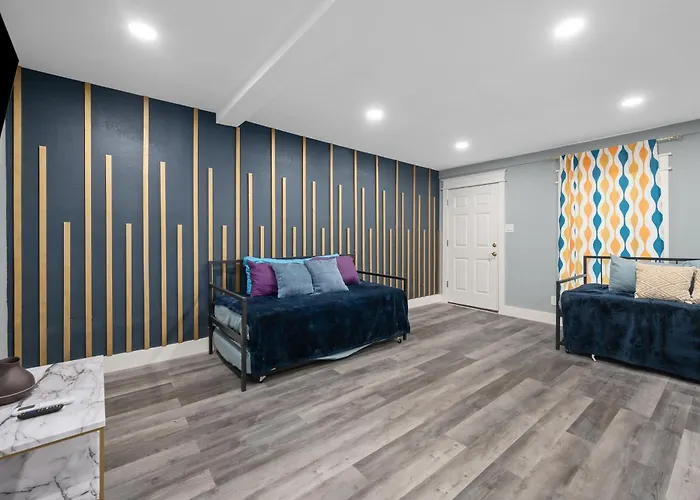 Elegant 2Br Apt Near Med Center With Free Park